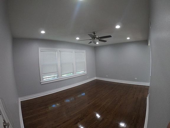 4th image of 5409 W Barry Ave #1