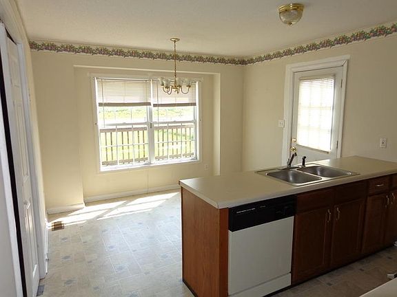 4th image of 285 Cranklen Cir