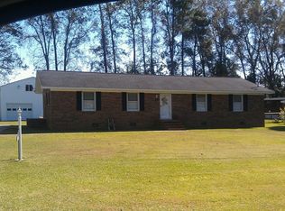 315 Southwood Dr, Clinton, NC 28328