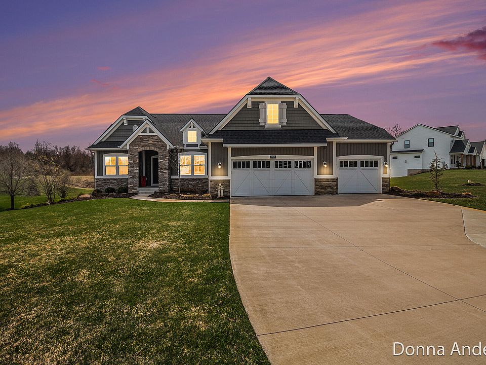 1st image of 8268 Hidden Canyon Dr NE