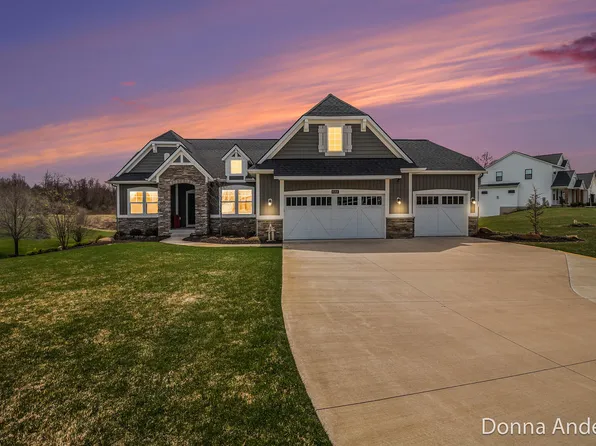 8268 Hidden Canyon Dr NE, Ada, MI 49301