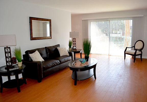 2nd image of 600 E Olive Ave