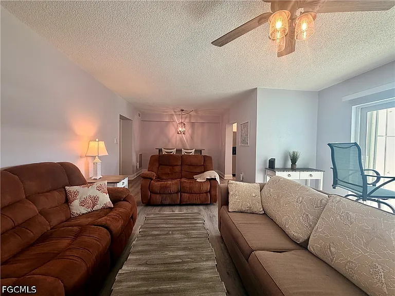 4912 Vincennes St #103 — Photo 7