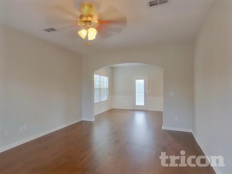 1048 Solomon Ln — Photo 4