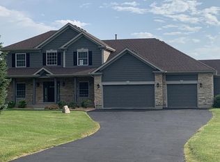 6N200 Palomino Dr, St Charles, IL 60175