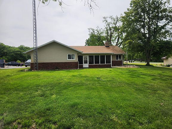 3rd image of 4726 Locksley Dr E