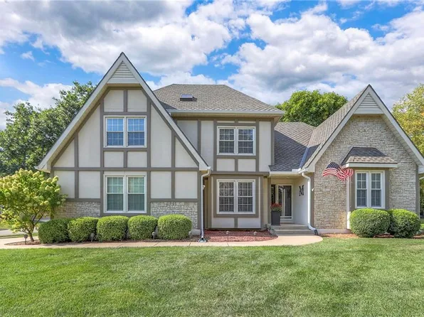 6028 N Spruce Ave, Gladstone, MO 64119