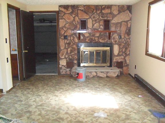 2nd image of 3855 Edgewater Dr