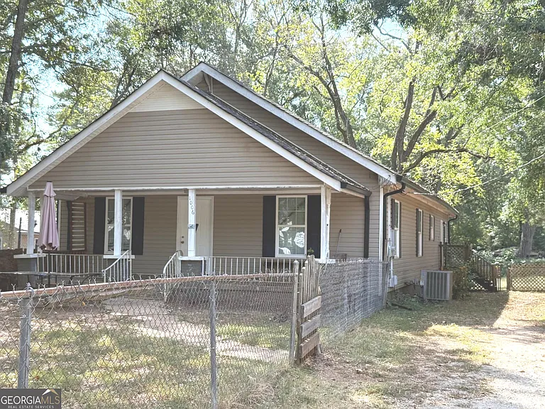 1006 W College St — Photo 18