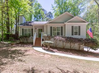 230 Winchester Dr, Sharpsburg, GA