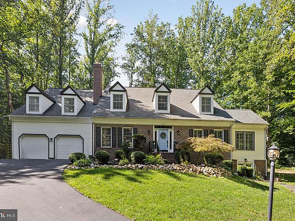 2nd image of 9787 Viewcrest Dr