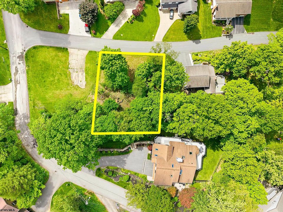 1st image of 104 Forest Dr