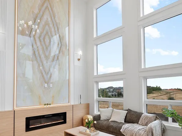 3335 Chickadee Dr NW, Edmonton, AB T5S 0K9