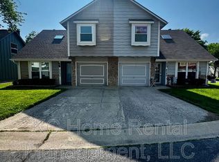 8592 Perry Ln, Overland Park, KS 66212