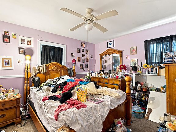 2nd image of 302 Park Ln