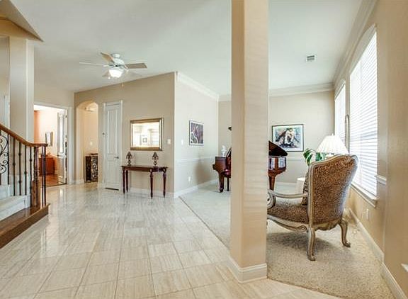 3rd image of 609 Stonebury Dr