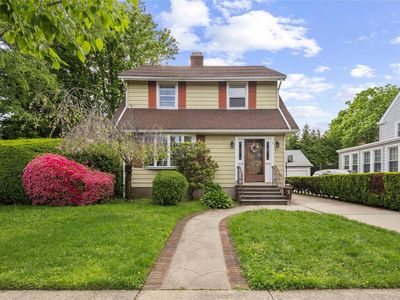 33-74 161st Street, Flushing, NY, 11358