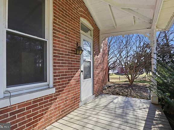 5th image of 1545 Lititz Rd