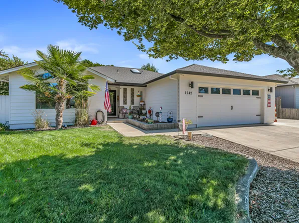 1242 Greentree Way, Central Pt, OR 97502