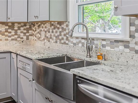 2nd image of 8805 Carters Cove Rd