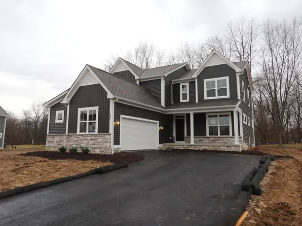 206 Isleta Dr, Pataskala, OH 43062