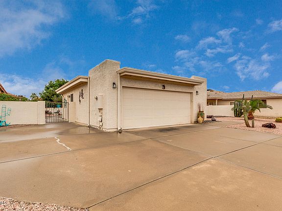 3rd image of 10513 E Silvertree Dr