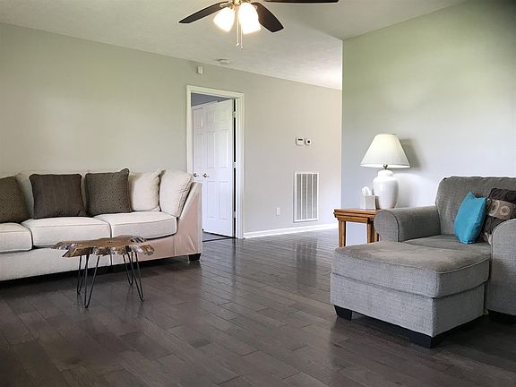 5th image of 144 Kristen Dr