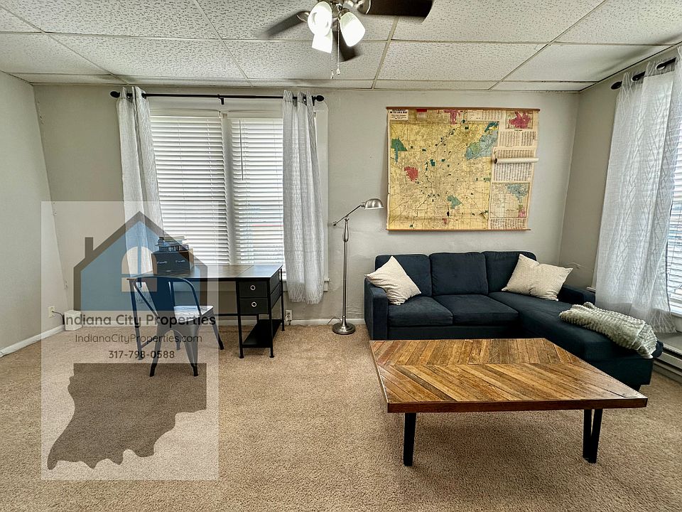 1st image of 700 Main St