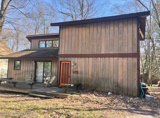 81 Split Rock Rd, Lake Harmony, PA 18624