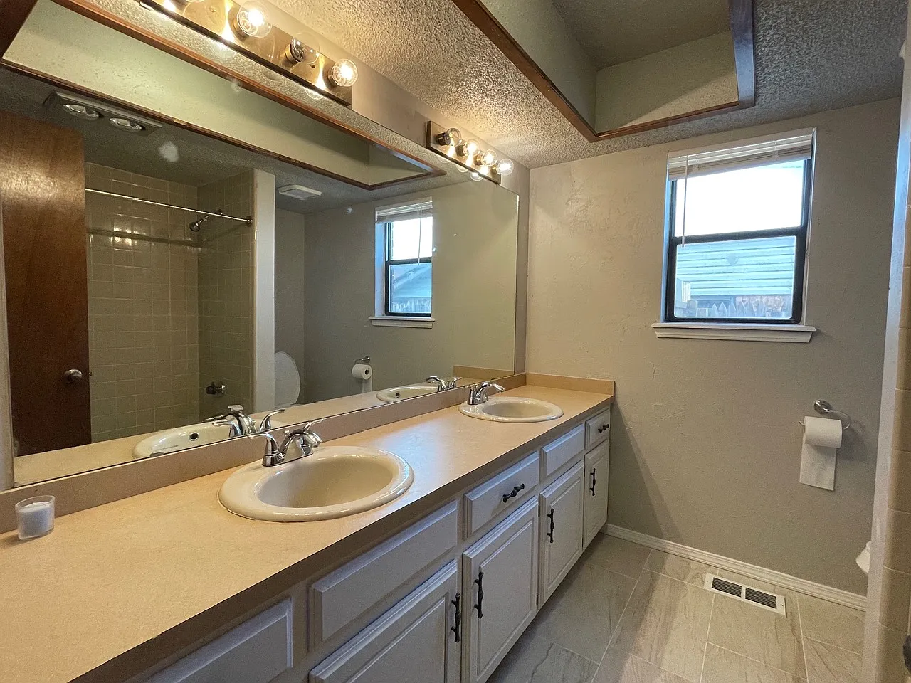 3 bed, 1642 sqft, $1,650 — Photo 3