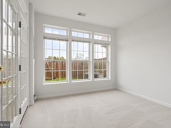 4th image of 15056 Danehurst Cir