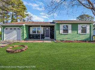 39 Hummingbird Ln, Manchester Township, NJ 08759