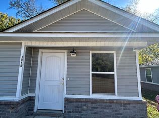 105 W 2nd St #B, Mulberry, AR 72947