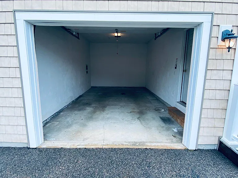Attached 1-car garage parking