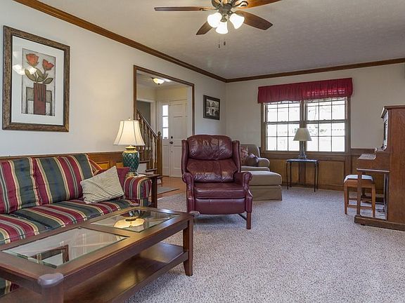3rd image of 3818 Cotswold Dr