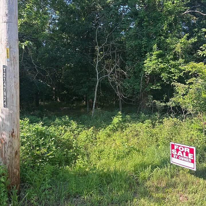 1st image of 74 Maple Dr