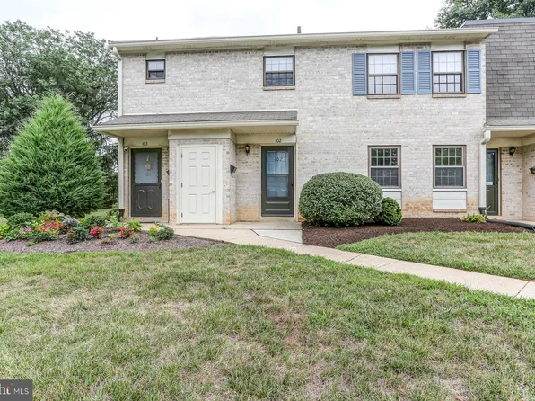 102 Valleybrook Dr, Lancaster, PA 17601