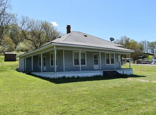 8825 Sewell Creek Rd, Meadow Bridge, WV 25976