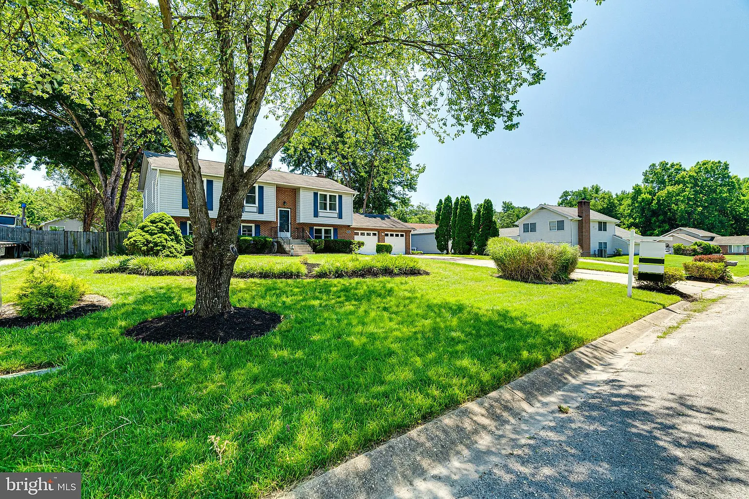 3425 Williamsburg Dr photo 1
