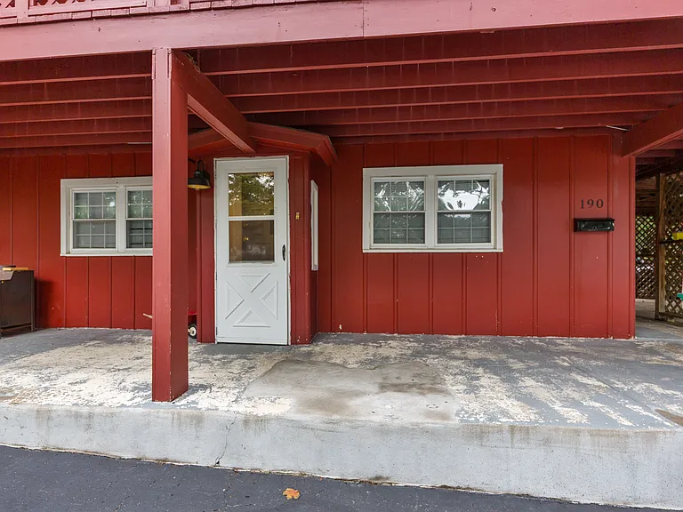 190 2nd St #1 — Photo 10