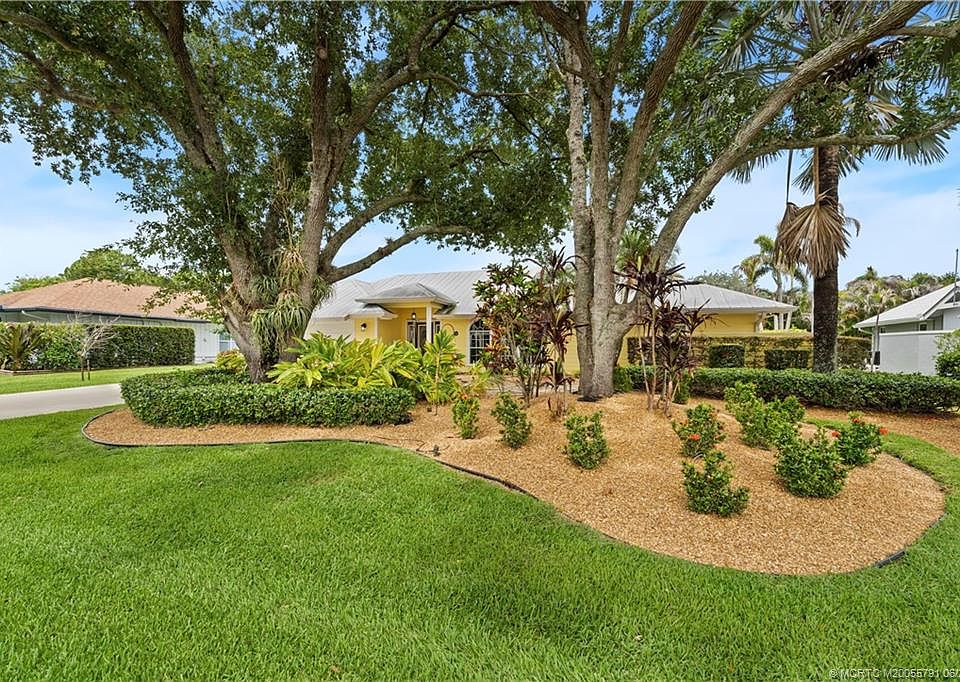 1st image of 972 SW Hunt Club Cir