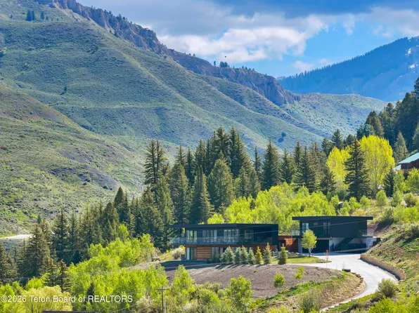 11330 Hoback Junction South Rd, Jackson, WY 83001