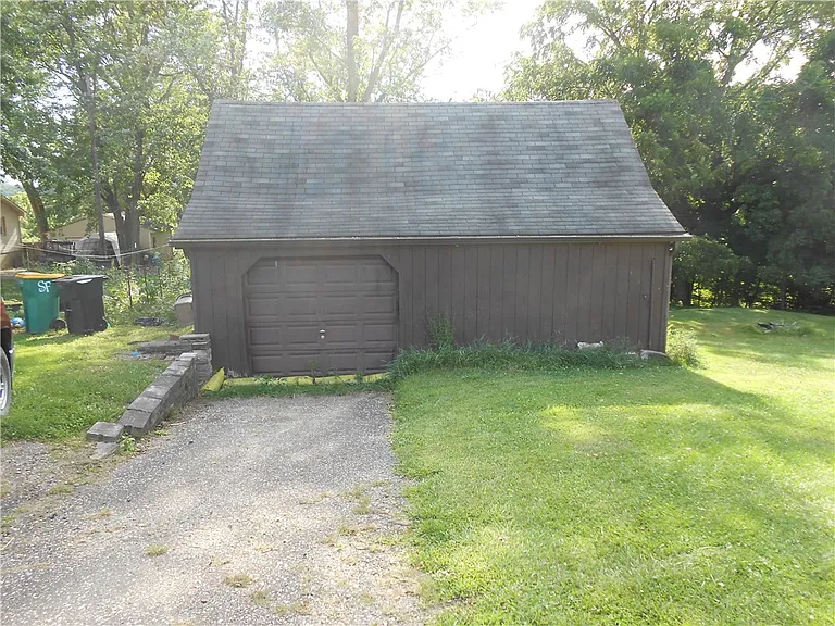 1318 Oakridge Rd — Photo 30