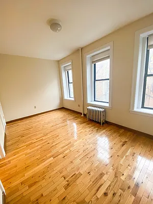 Rented by Compass | media 25