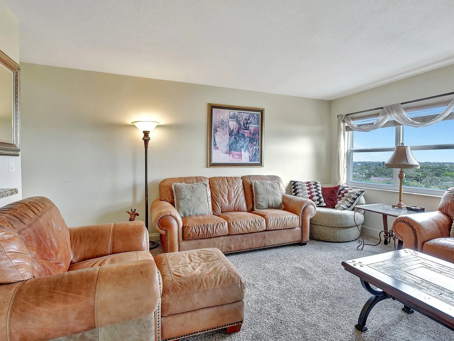 2 bed, 1.0 bath, 970 sqft, $2,400 — Photo 4