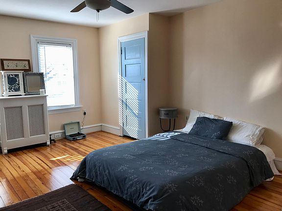 5th image of 403 N Essex Ave