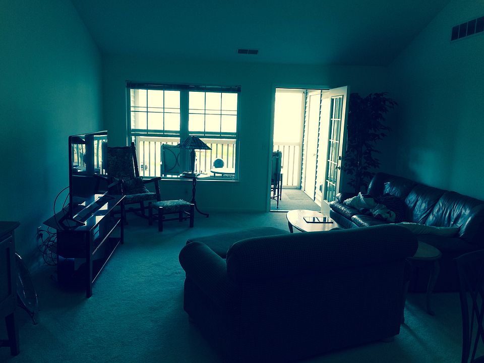 1st image of 926 Oak Brook Dr