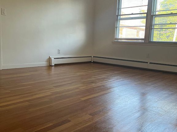 5th image of 40 Elm Ave #5B