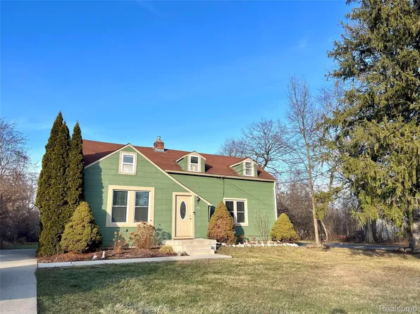 396 South Blvd W, Rochester Hills, MI 48307