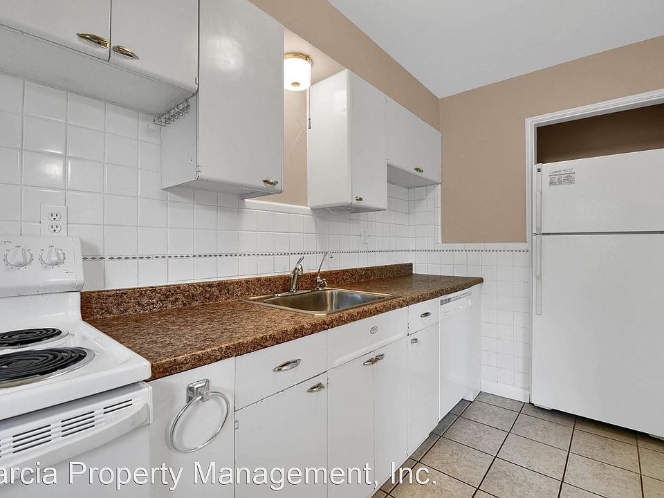 1st image of 3307 Lawn Ave APT 4